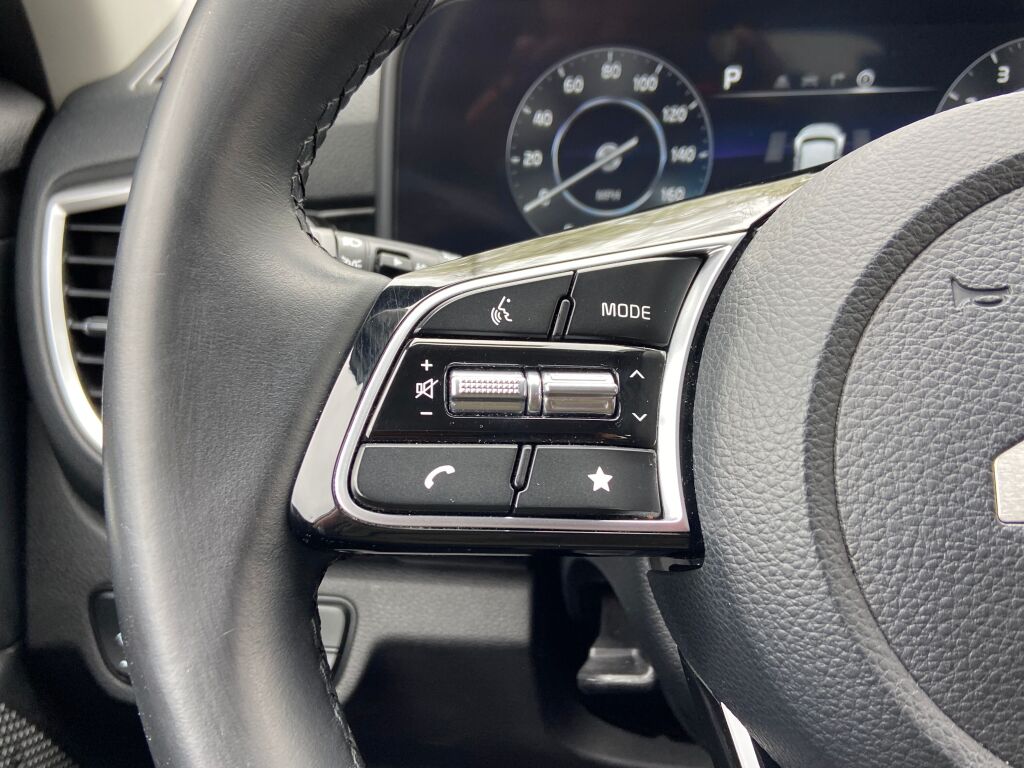 Vehicle image 16 of 30