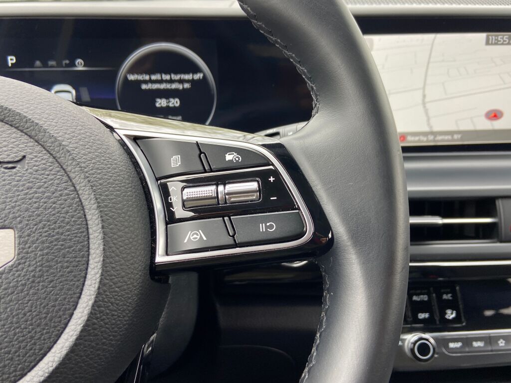 Vehicle image 17 of 30