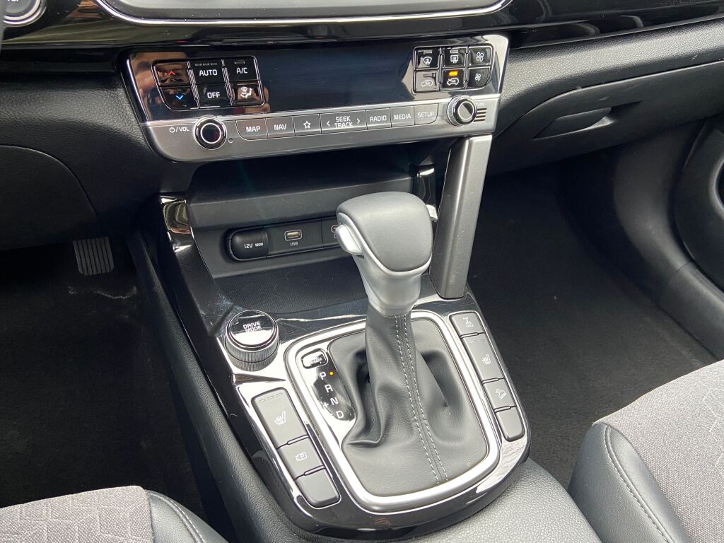 Vehicle image 20 of 30