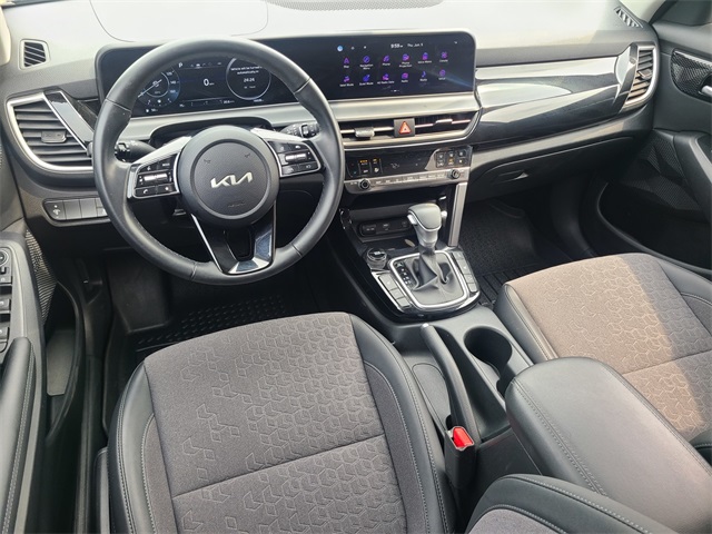Vehicle image 36 of 50