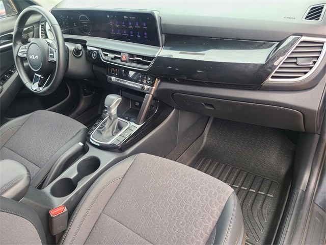Vehicle image 18 of 50