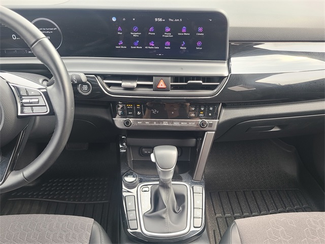 Vehicle image 21 of 50