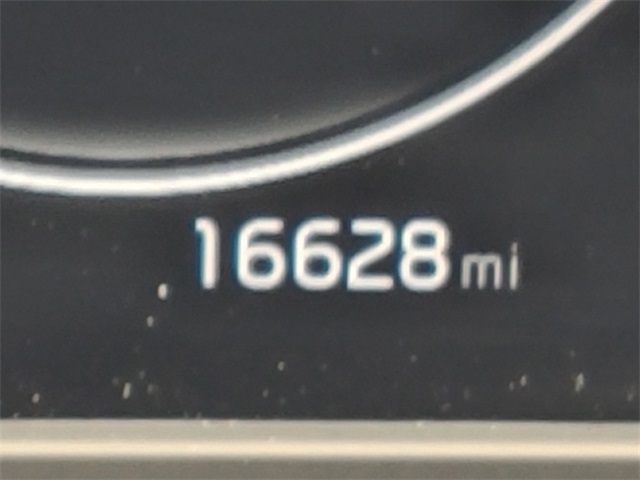 Vehicle image 33 of 50