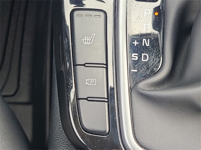 Vehicle image 26 of 50