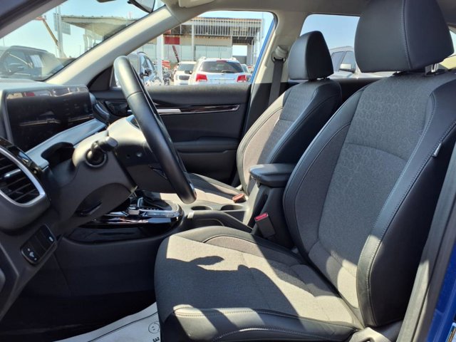 Vehicle image 13 of 27