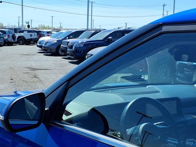 Vehicle image 25 of 27