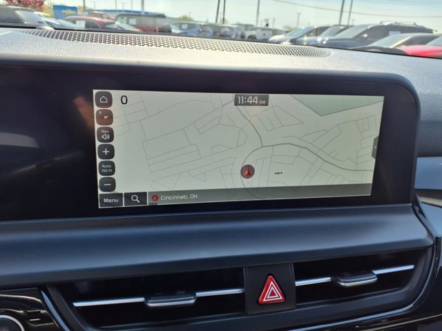 Vehicle image 17 of 27