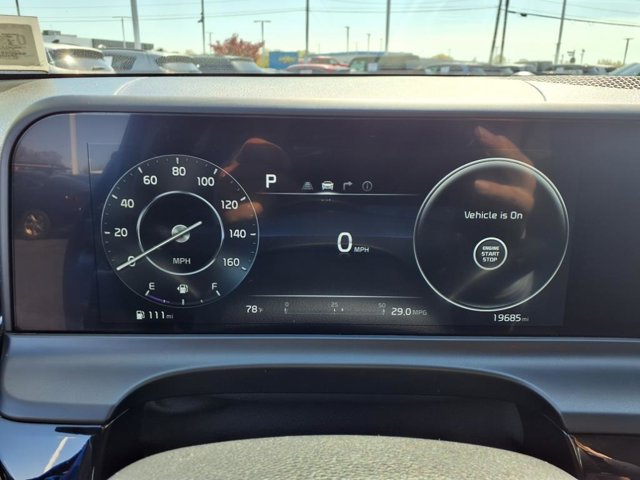 Vehicle image 14 of 27