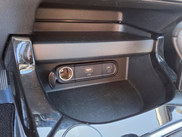 Vehicle image 21 of 27