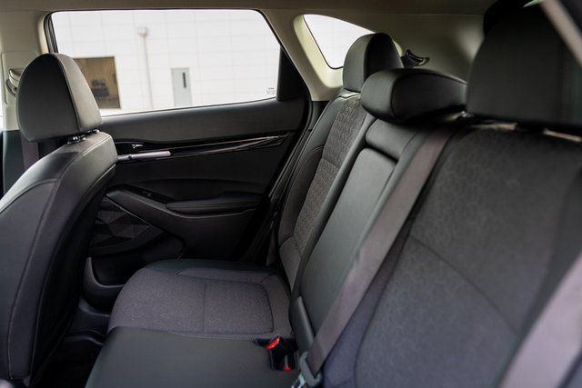 Vehicle image 29 of 38