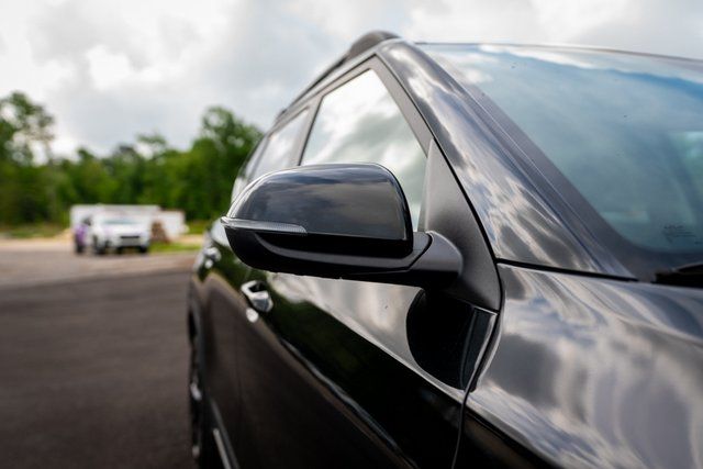 Vehicle image 23 of 38