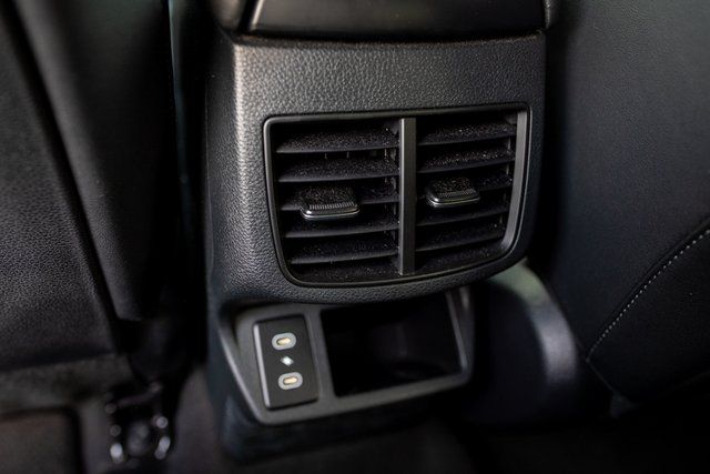 Vehicle image 30 of 38