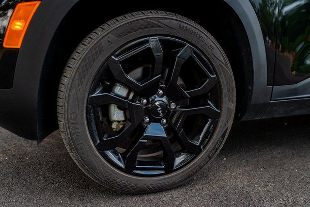 Vehicle image 17 of 38