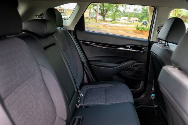 Vehicle image 14 of 38