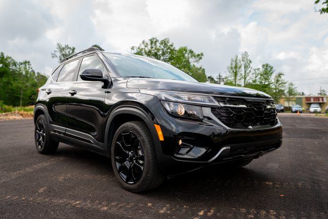 Vehicle image 4 of 38