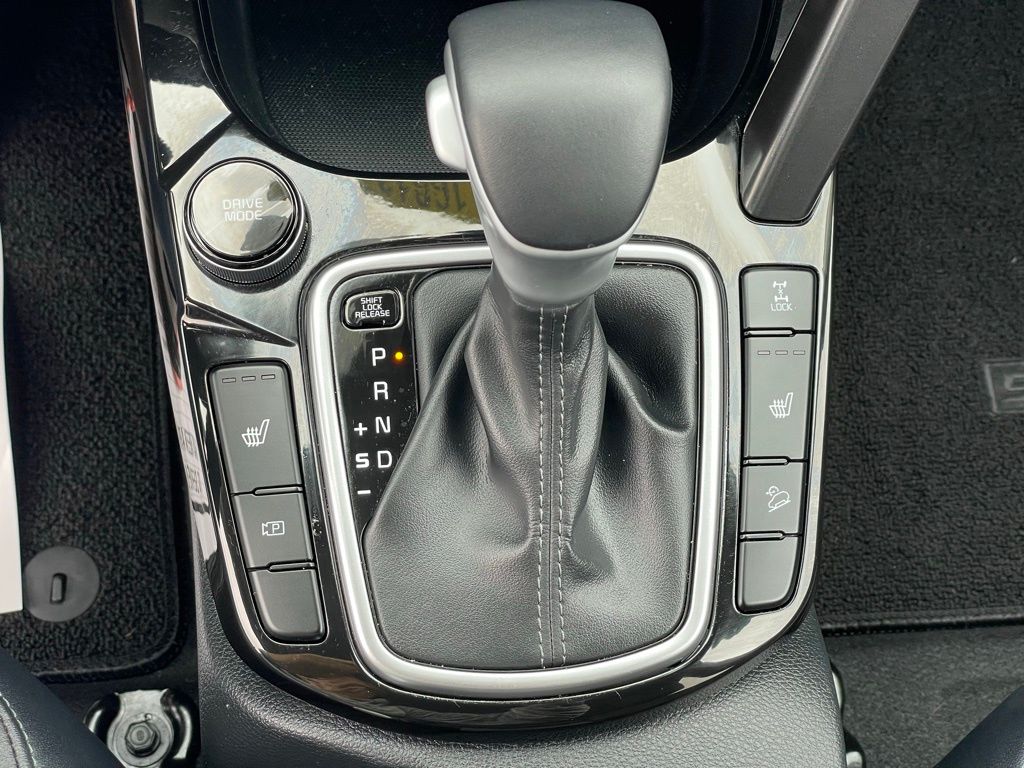 Vehicle image 22 of 34