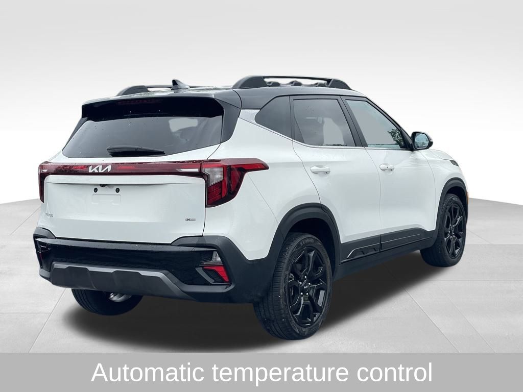 Vehicle image 4 of 34