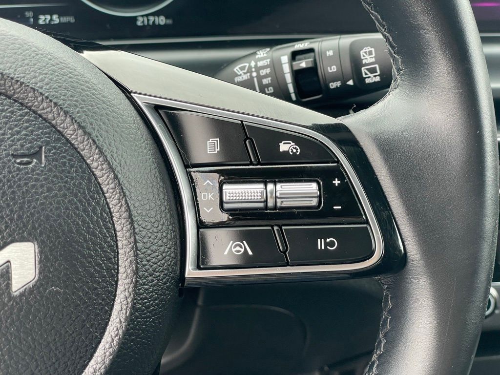 Vehicle image 16 of 34