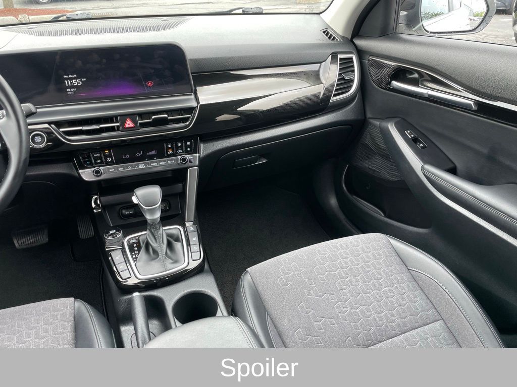 Vehicle image 10 of 34
