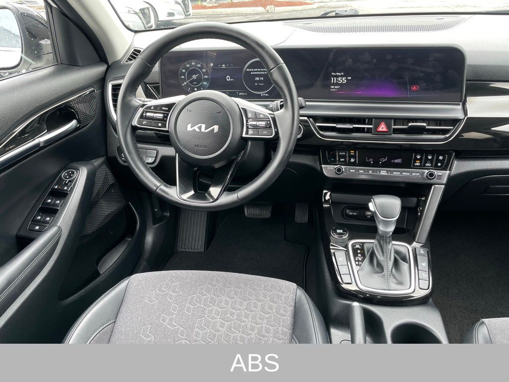 Vehicle image 9 of 34
