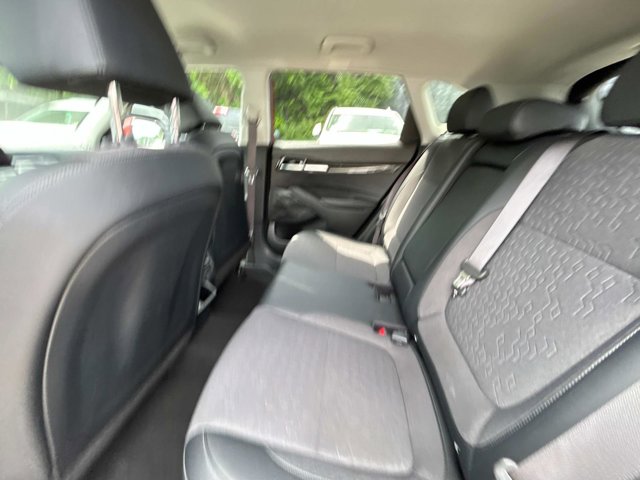 Vehicle image 11 of 25