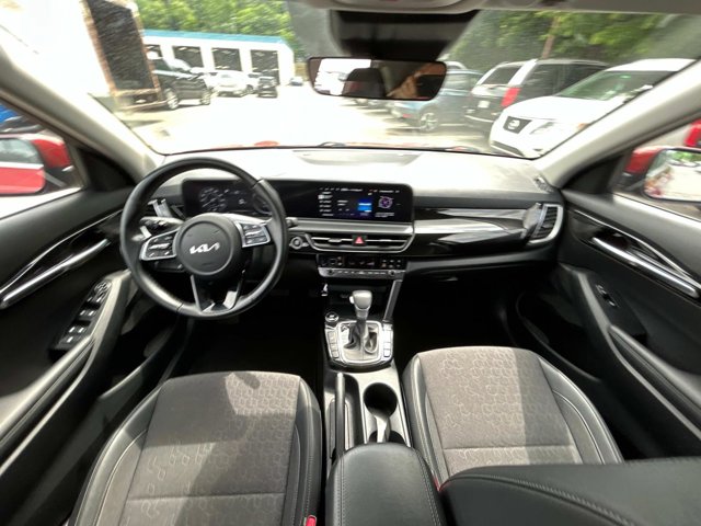 Vehicle image 12 of 25