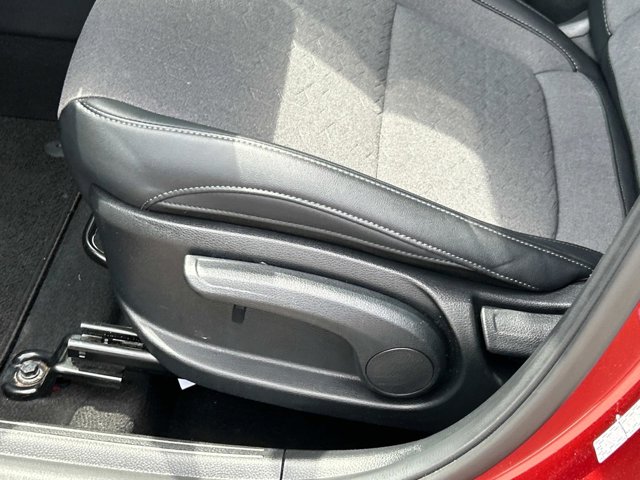 Vehicle image 17 of 25