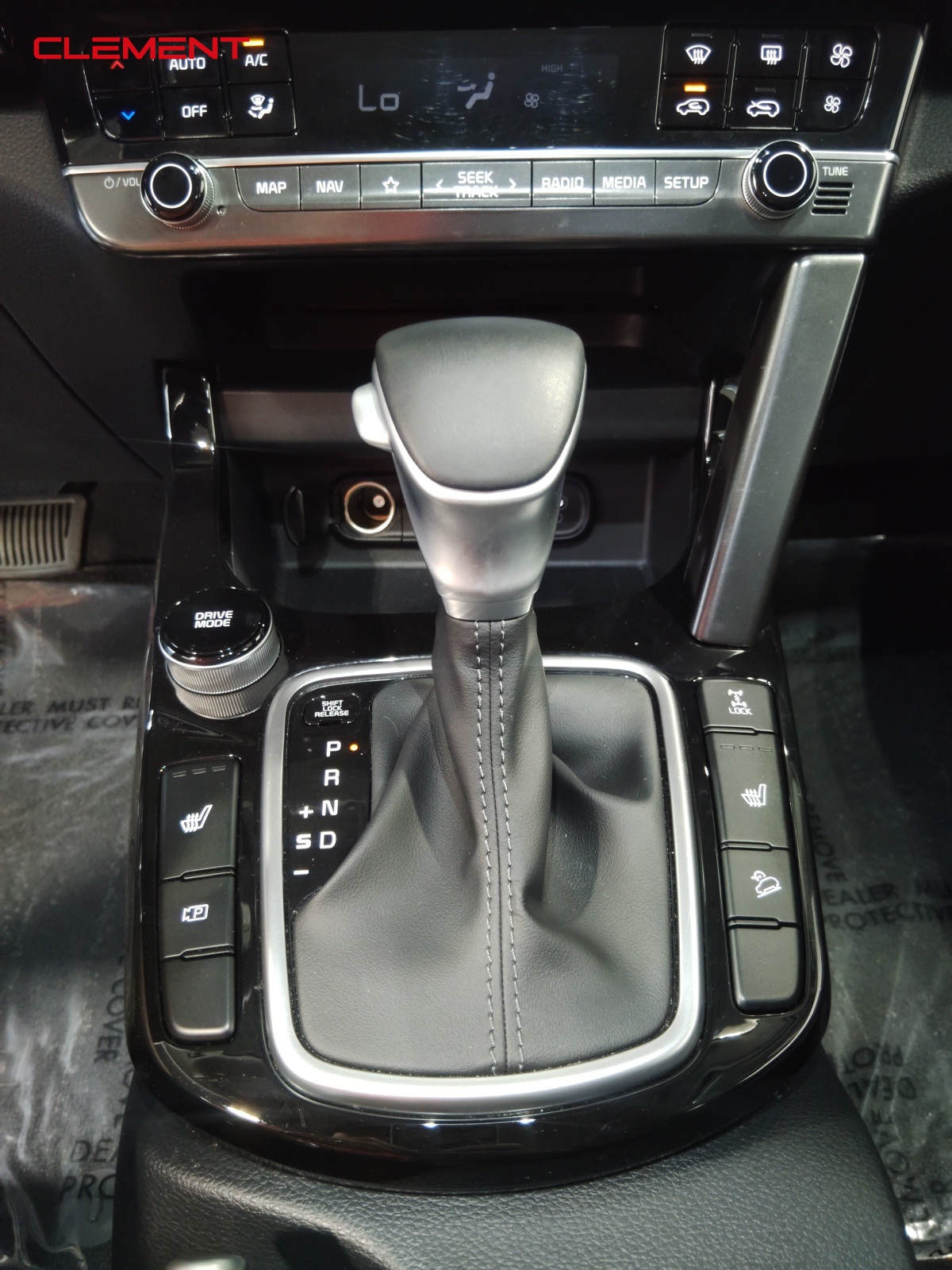 Vehicle image 28 of 50