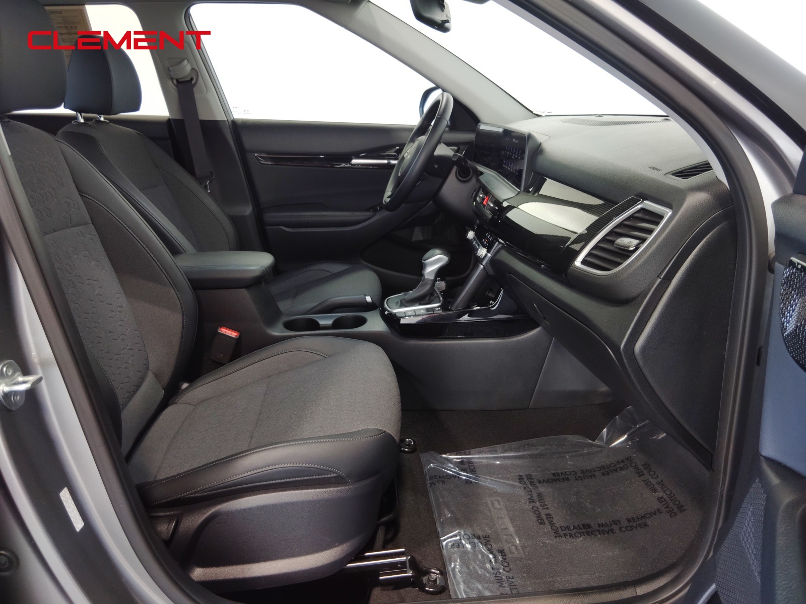Vehicle image 16 of 50