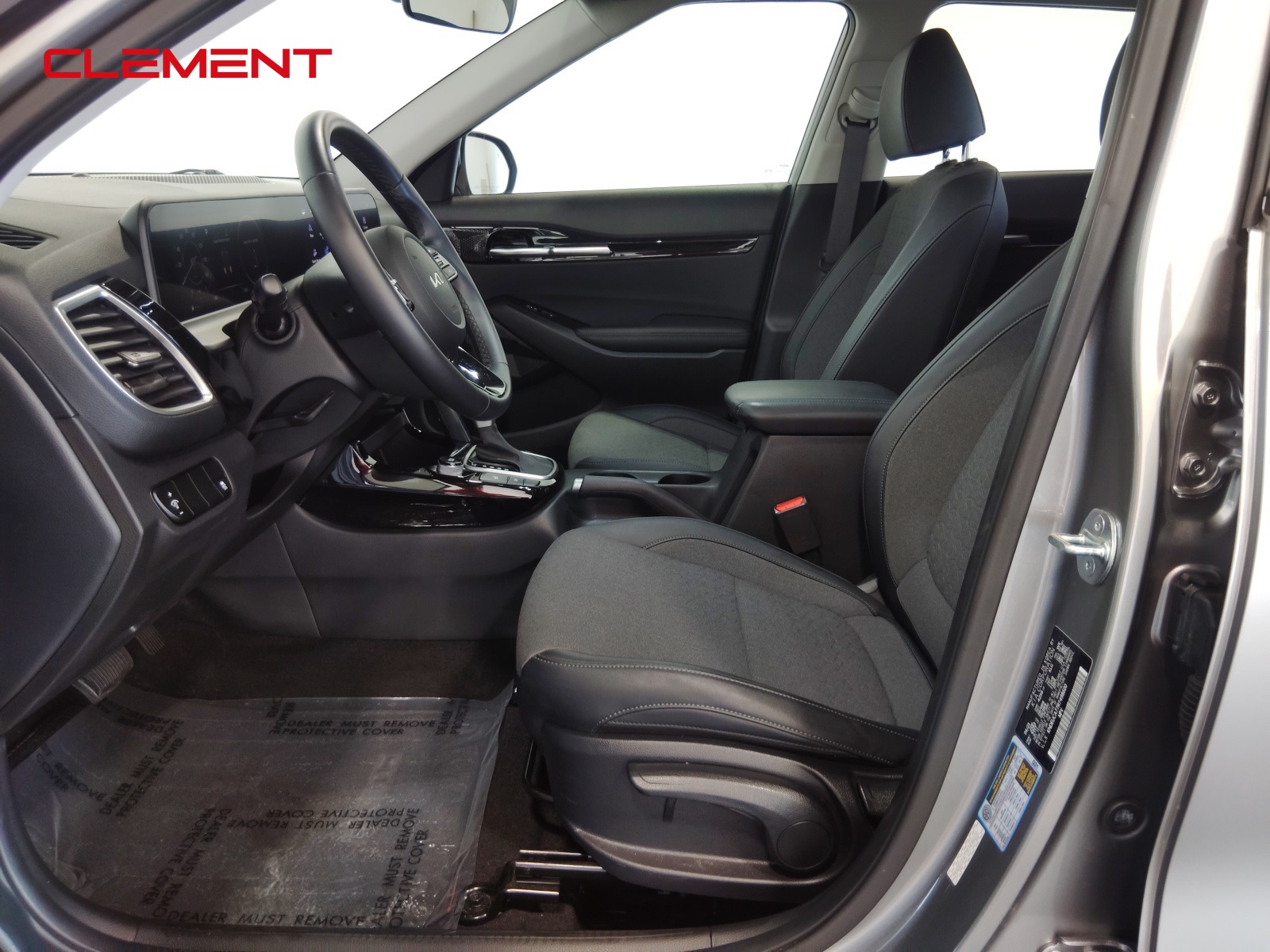 Vehicle image 17 of 50