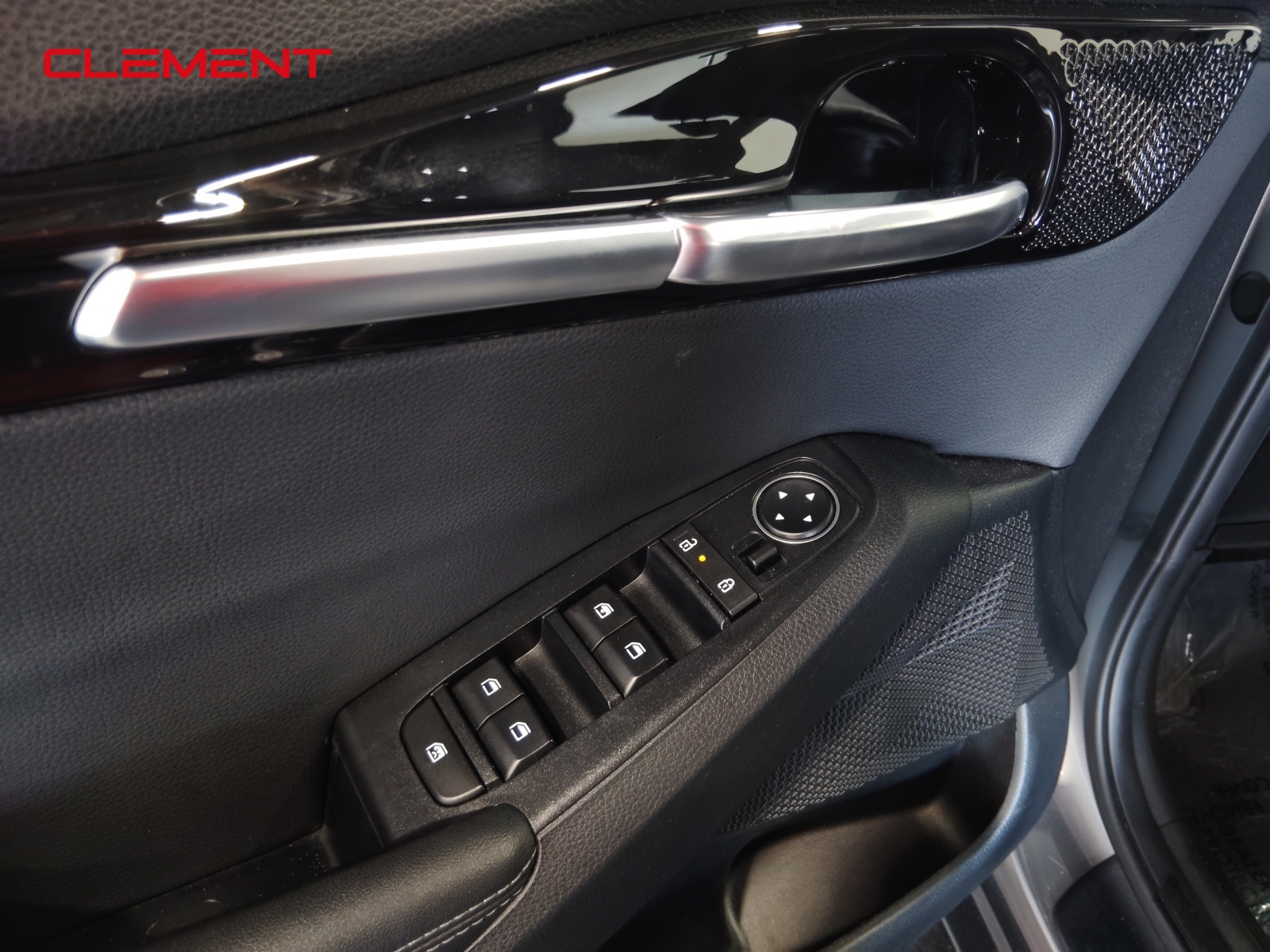 Vehicle image 29 of 50