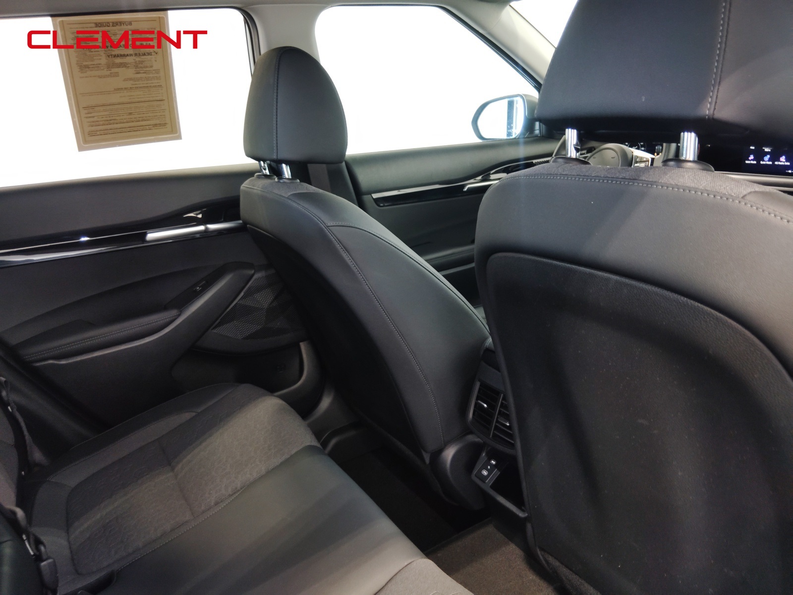 Vehicle image 19 of 50