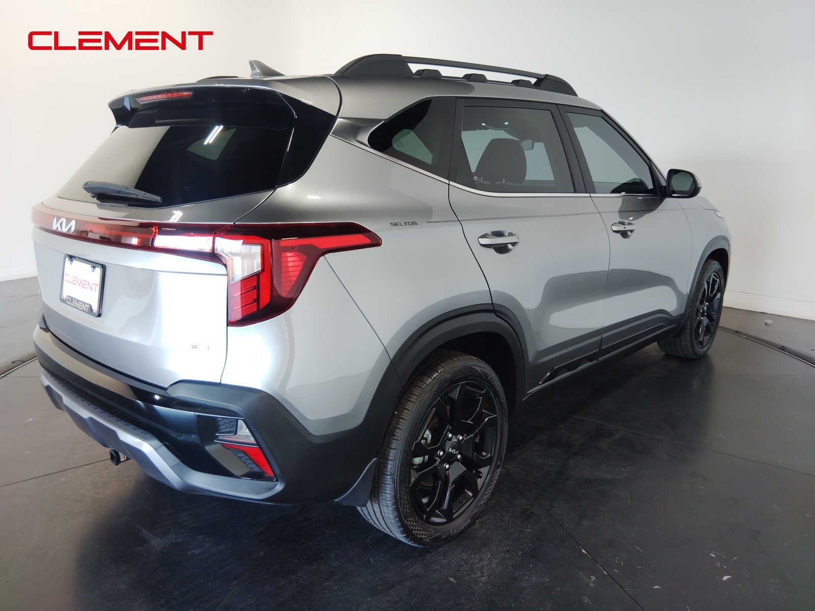 Vehicle image 4 of 50