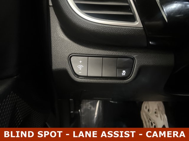 Vehicle image 23 of 27