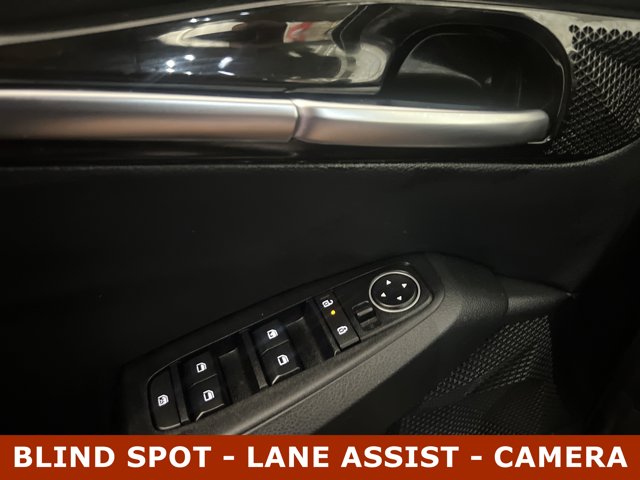 Vehicle image 24 of 27