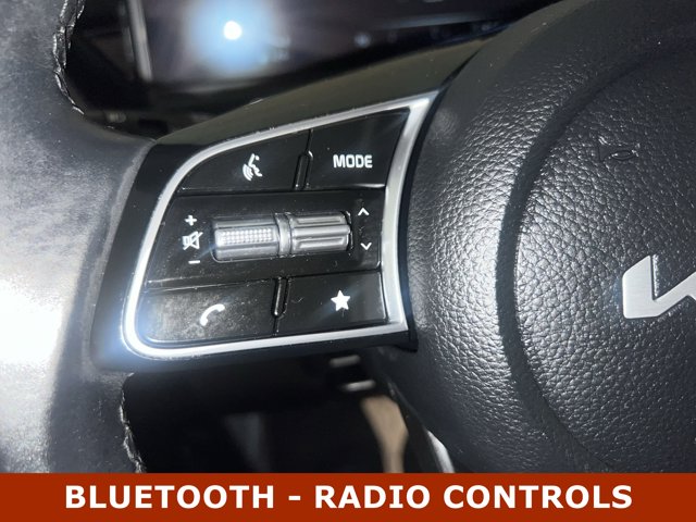 Vehicle image 22 of 27