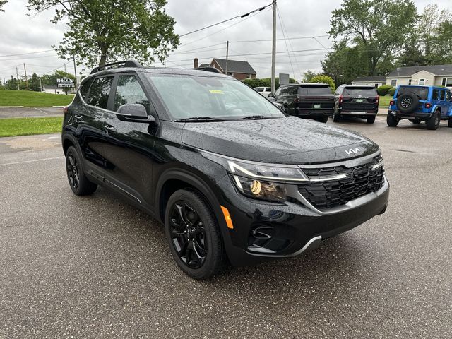 2024 Kia Seltos X-Line Image 3 of 27