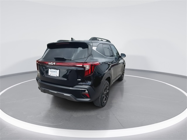 Vehicle image 6 of 23