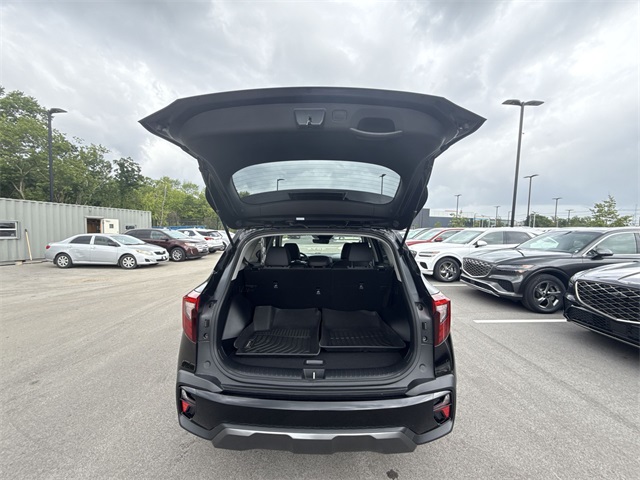 Vehicle image 21 of 23