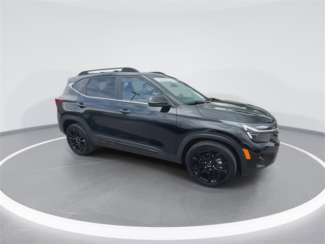 Vehicle image 4 of 23
