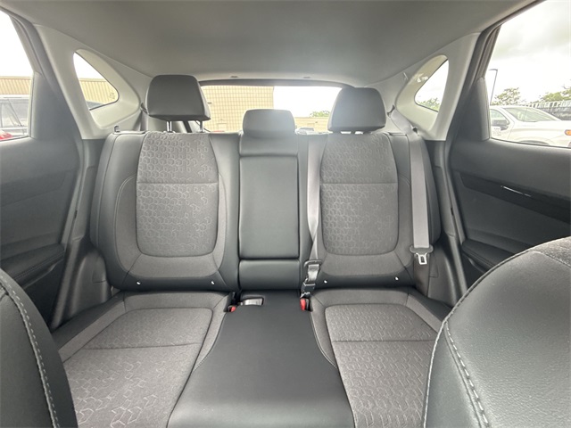 Vehicle image 11 of 23