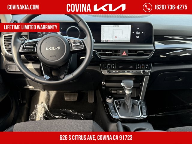 Vehicle image 28 of 32