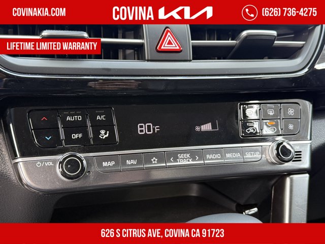 Vehicle image 23 of 32