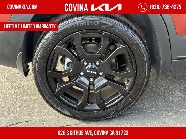 Vehicle image 10 of 32