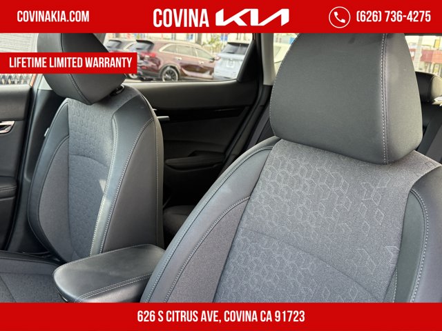 Vehicle image 15 of 32