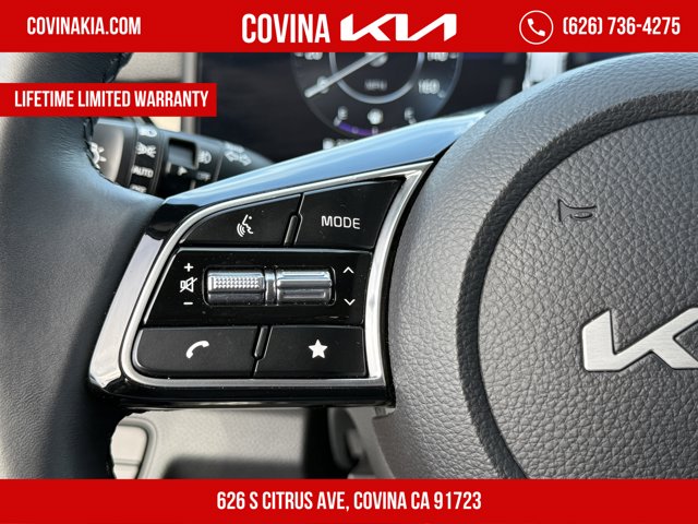Vehicle image 17 of 32