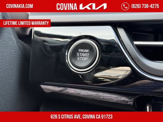 Vehicle image 24 of 32