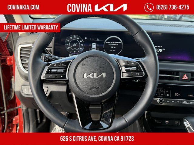 Vehicle image 16 of 32