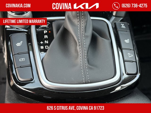 Vehicle image 21 of 32