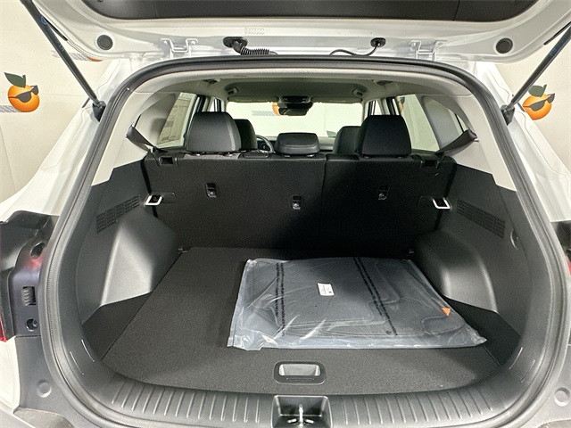 Vehicle image 27 of 33